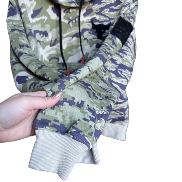 Under Armour Project Rock Women’s Veteran’s Patch Green Camouflage Hoodie, Large - Picture 5 of 14